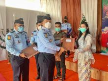 Rutan Kelas IIB Dumai Serahkan Remisi Hari Natal Kepada Warga Binaan Rutan